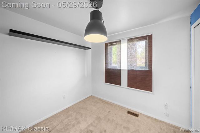 15586 Oakbrook Street, Romulus, MI 48174