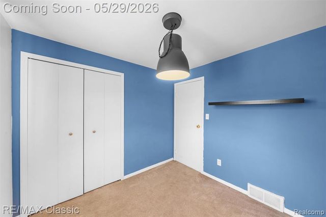 15586 Oakbrook Street, Romulus, MI 48174