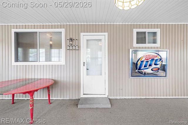 15586 Oakbrook Street, Romulus, MI 48174