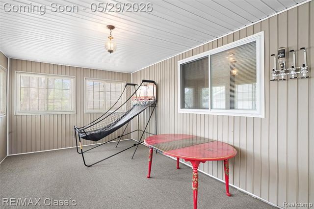 15586 Oakbrook Street, Romulus, MI 48174