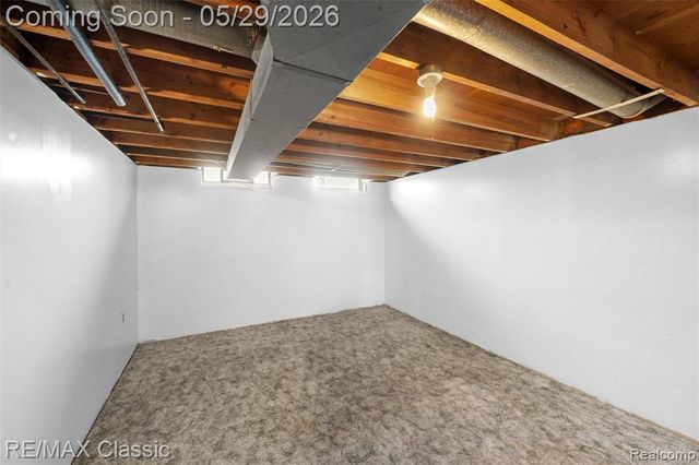 15586 Oakbrook Street, Romulus, MI 48174