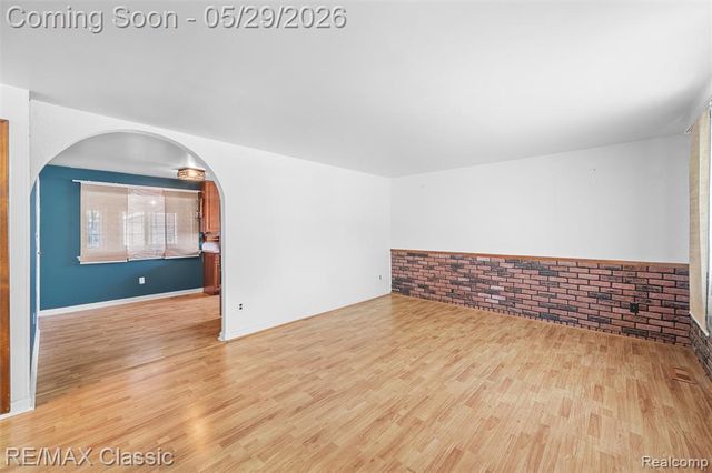 15586 Oakbrook Street, Romulus, MI 48174