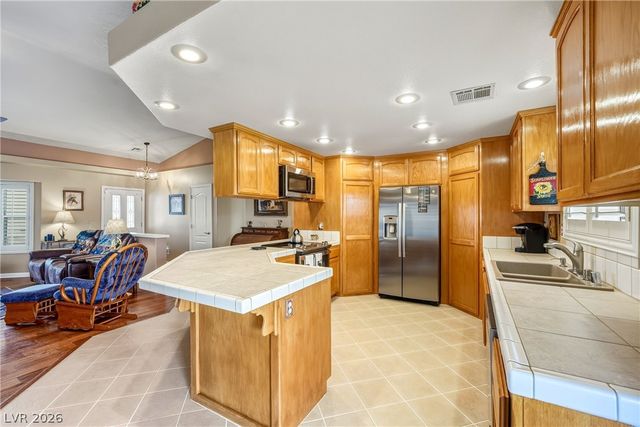 231 Glenoaks Street, Pahrump, NV 89048