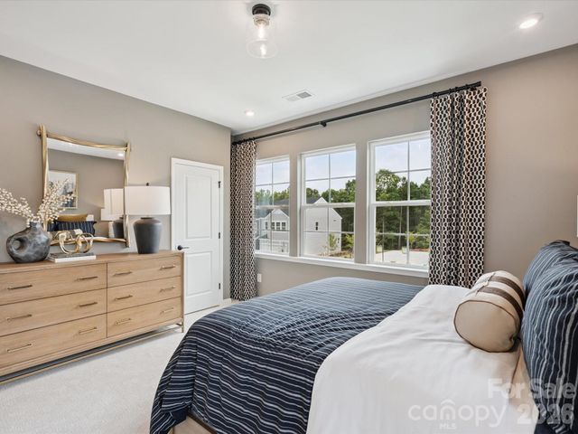 717 Bowery Place, Cramerton, NC 28032