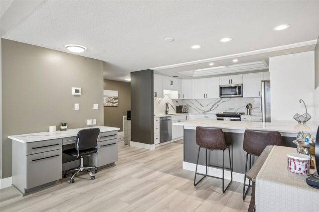 1501 GULF BOULEVARD 104, Clearwater Beach, FL 33767
