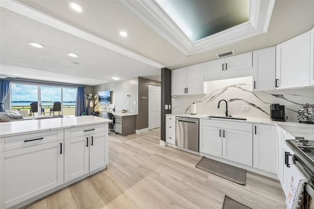 1501 GULF BOULEVARD 104, Clearwater Beach, FL 33767