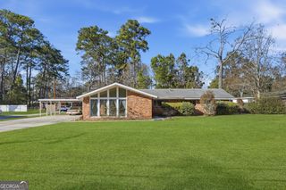 86 Camellia Avenue, Savannah, GA 31408