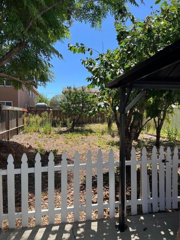 Image 2 of property listing at 143145 N N. Humboldt Street, San Mateo, CA 94401
