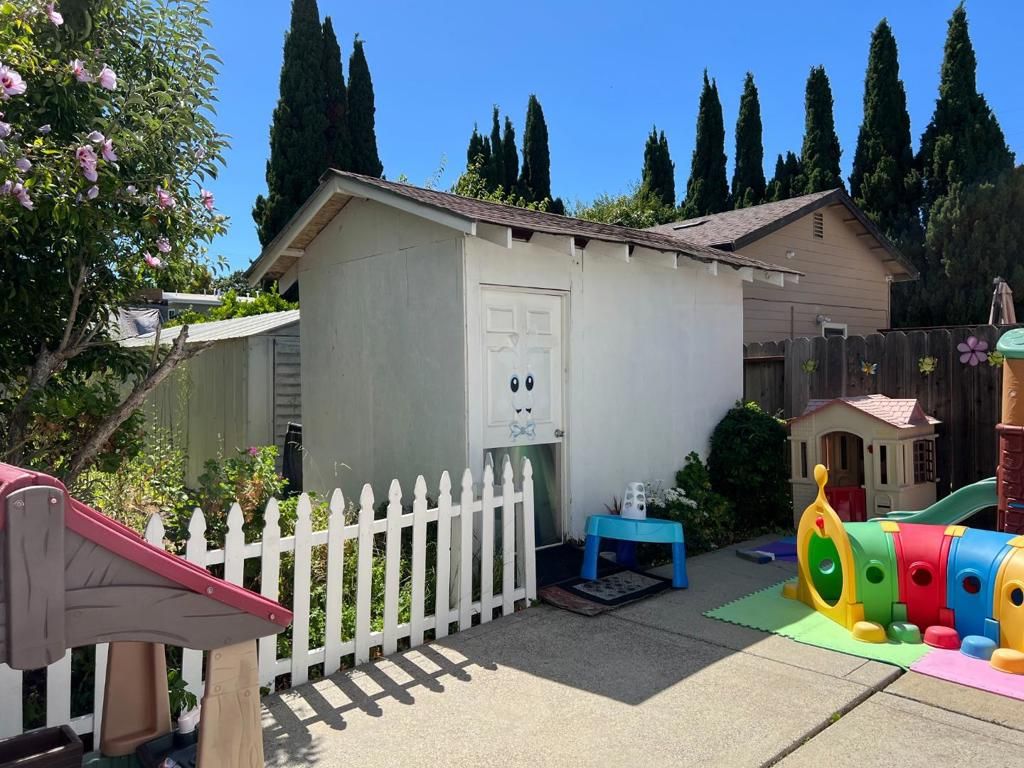 Image 3 of property listing at 143145 N N. Humboldt Street, San Mateo, CA 94401