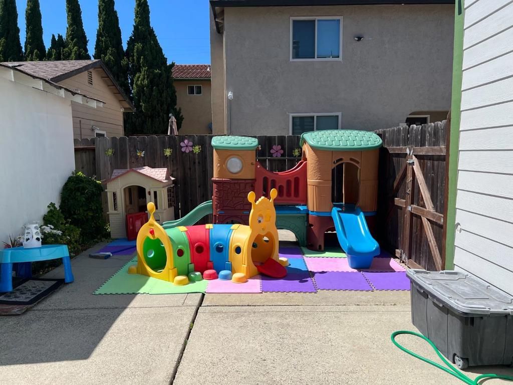 Image 5 of property listing at 143145 N N. Humboldt Street, San Mateo, CA 94401