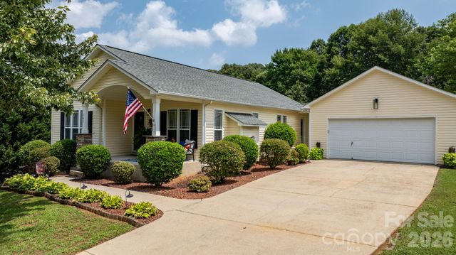 161 Winding Cedar Drive, Statesville, NC 28677