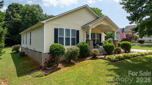 161 Winding Cedar Drive, Statesville, NC 28677