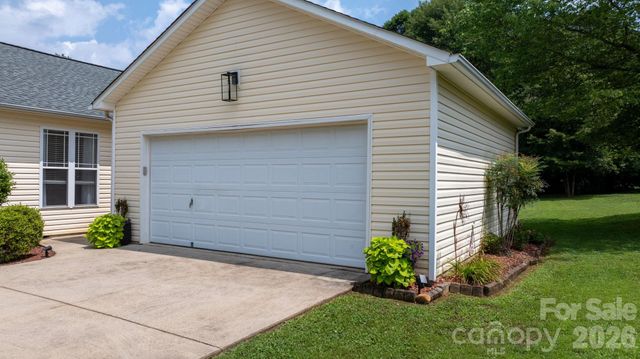 161 Winding Cedar Drive, Statesville, NC 28677