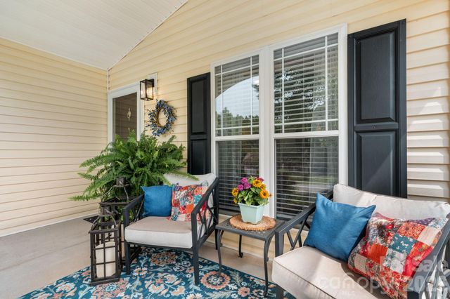 161 Winding Cedar Drive, Statesville, NC 28677