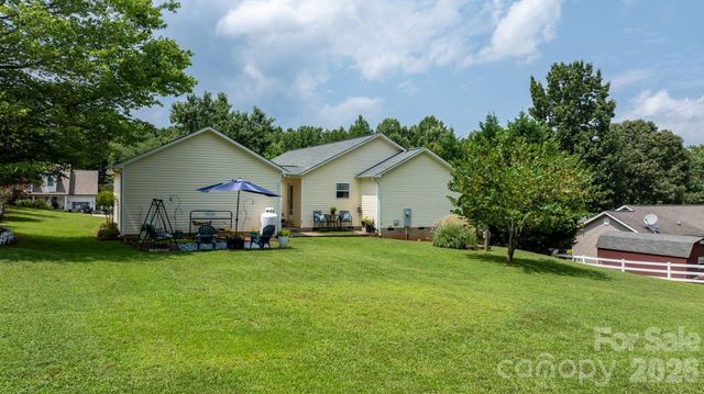 161 Winding Cedar Drive, Statesville, NC 28677