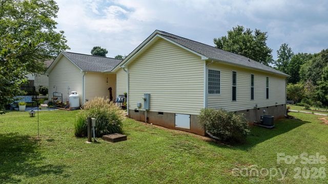 161 Winding Cedar Drive, Statesville, NC 28677