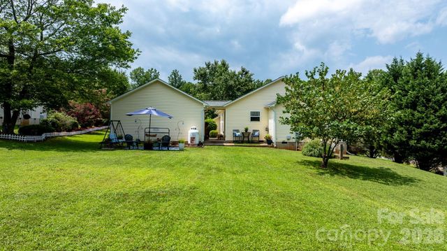 161 Winding Cedar Drive, Statesville, NC 28677