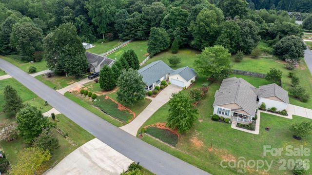 161 Winding Cedar Drive, Statesville, NC 28677
