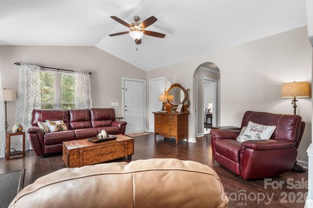 161 Winding Cedar Drive, Statesville, NC 28677