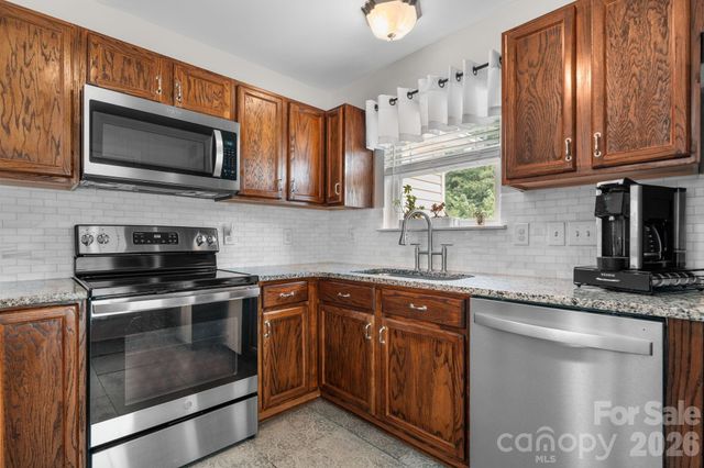 161 Winding Cedar Drive, Statesville, NC 28677