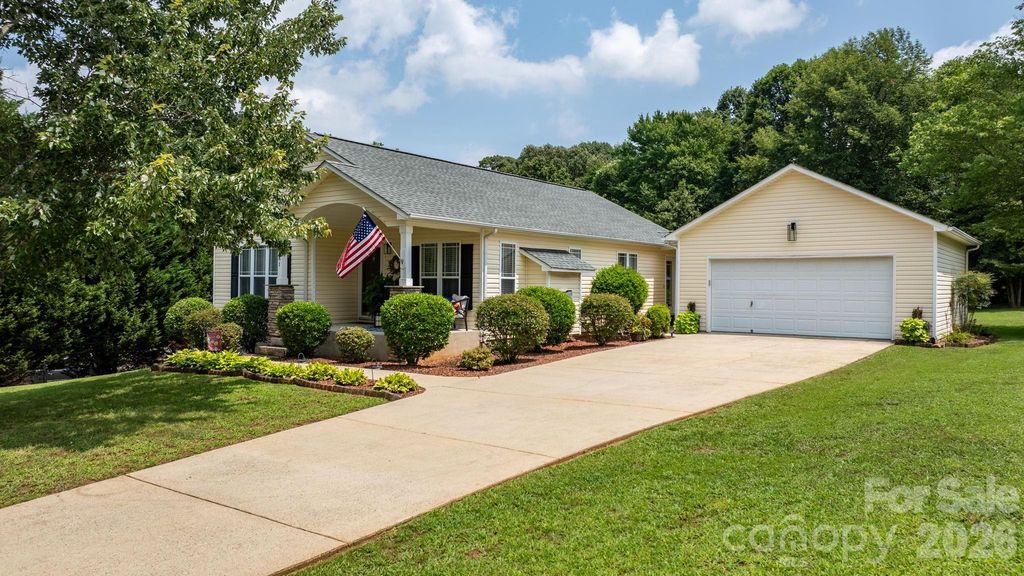161 Winding Cedar Drive, Statesville, NC 28677