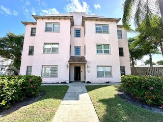 2010 Broward Avenue 4, West Palm Beach, FL 33407