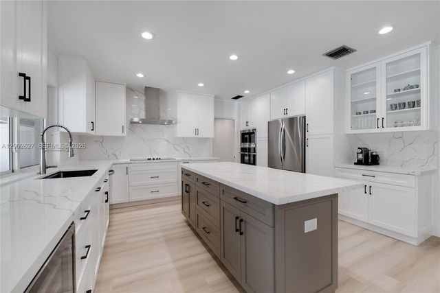 11401 SW 67th Ave, Pinecrest, FL 33156