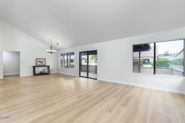 42025 Village 42, Camarillo, CA 93012