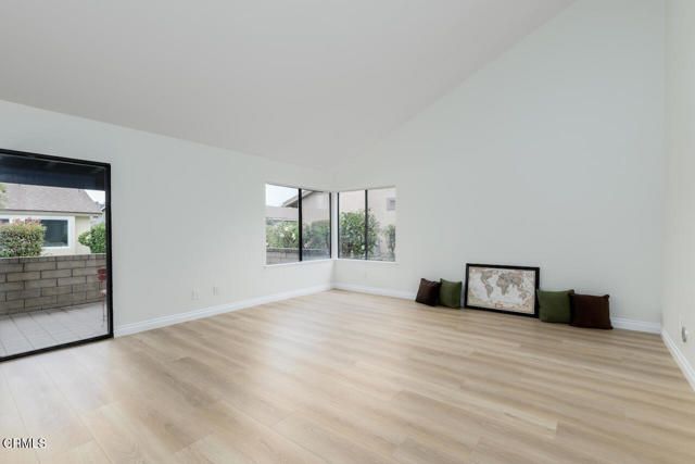 42025 Village 42, Camarillo, CA 93012