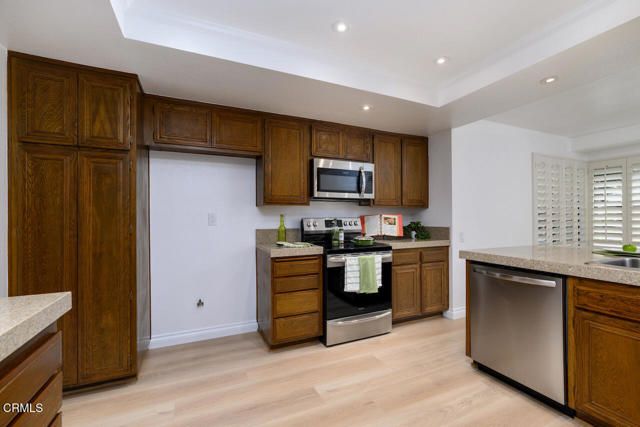 42025 Village 42, Camarillo, CA 93012