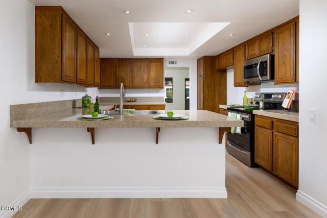 42025 Village 42, Camarillo, CA 93012