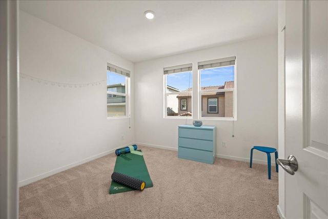 3360 Gallatin Dr, Folsom, CA 95630