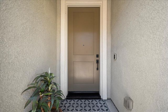 3360 Gallatin Dr, Folsom, CA 95630