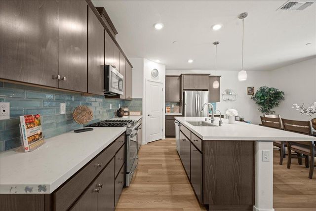 3360 Gallatin Dr, Folsom, CA 95630