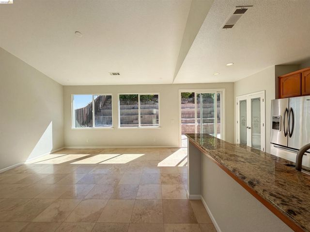 1257 Brooktrail Dr, Pittsburg, CA 94565