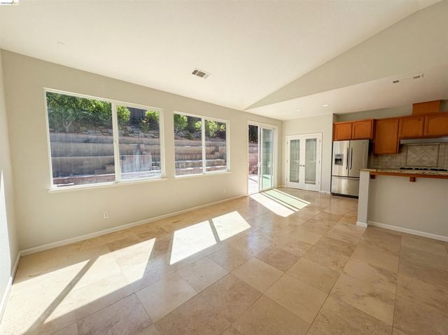 1257 Brooktrail Dr, Pittsburg, CA 94565