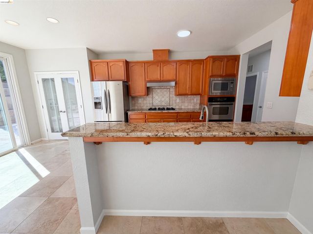 1257 Brooktrail Dr, Pittsburg, CA 94565