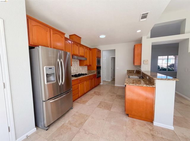 1257 Brooktrail Dr, Pittsburg, CA 94565