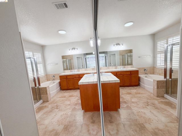 1257 Brooktrail Dr, Pittsburg, CA 94565