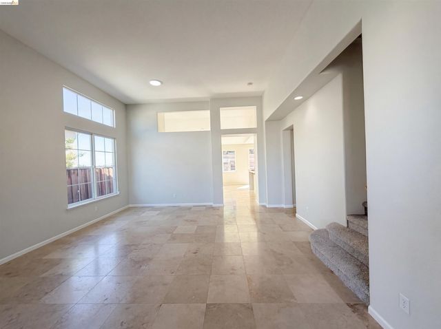 1257 Brooktrail Dr, Pittsburg, CA 94565