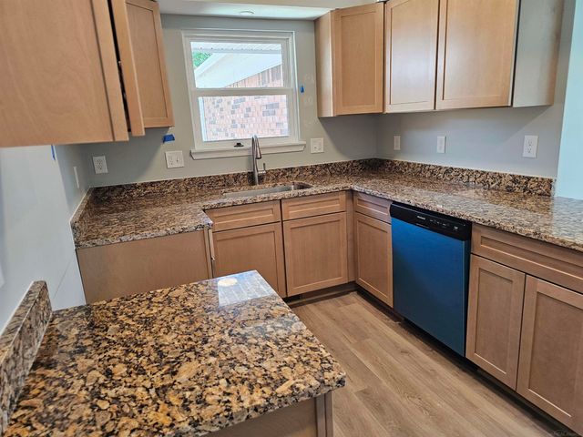 37971 Dor Sal Street, Sterling Heights, MI 48312