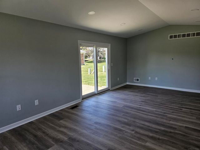 37971 Dor Sal Street, Sterling Heights, MI 48312