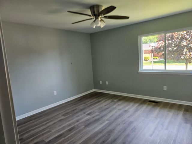 37971 Dor Sal Street, Sterling Heights, MI 48312