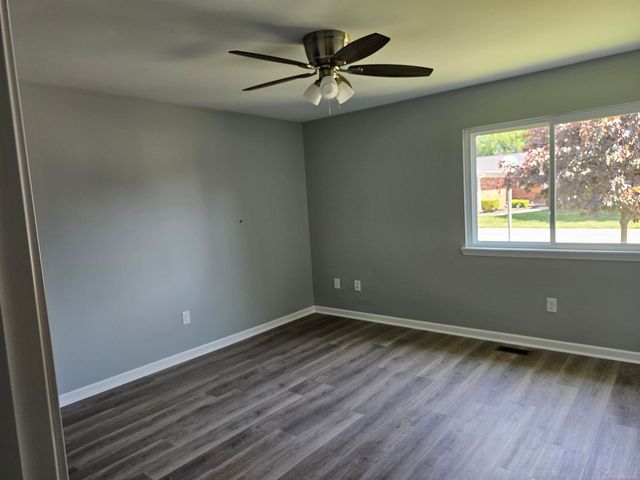 37971 Dor Sal Street, Sterling Heights, MI 48312