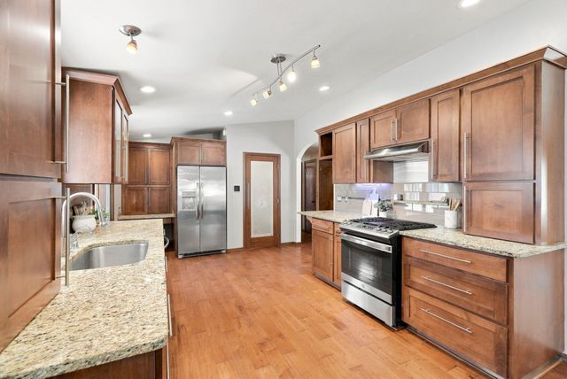 17317 N Saddle Hill Rd, Colbert, WA 99005