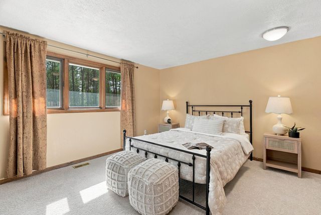 17317 N Saddle Hill Rd, Colbert, WA 99005