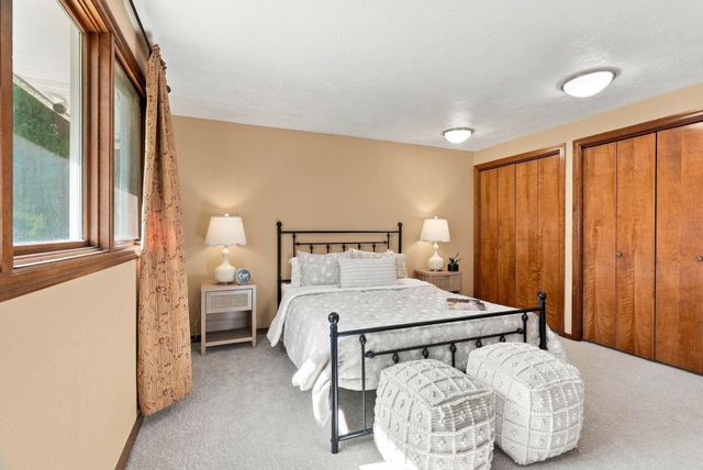 17317 N Saddle Hill Rd, Colbert, WA 99005