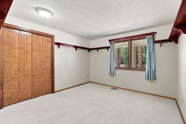 17317 N Saddle Hill Rd, Colbert, WA 99005