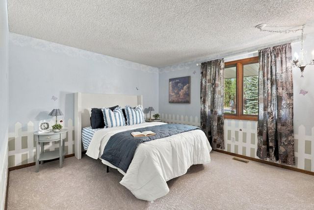 17317 N Saddle Hill Rd, Colbert, WA 99005