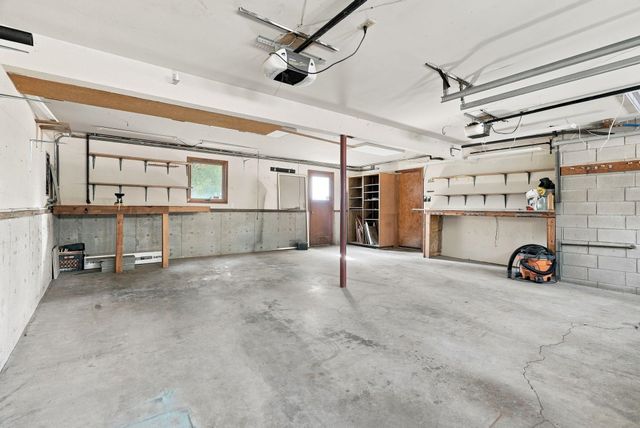 17317 N Saddle Hill Rd, Colbert, WA 99005